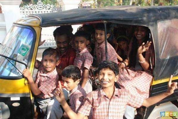 Школьные автобусы в Индии (30 фото)