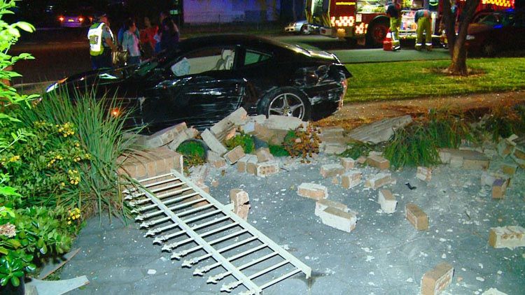 В Австралии разбили Ferrari 612 Scaglietti (8 фото)