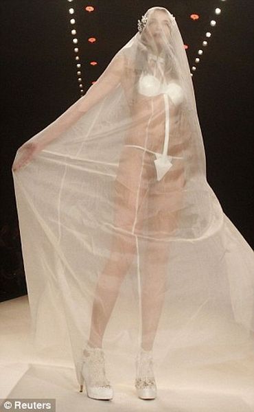 Свадебное платье G-String (4 фото)