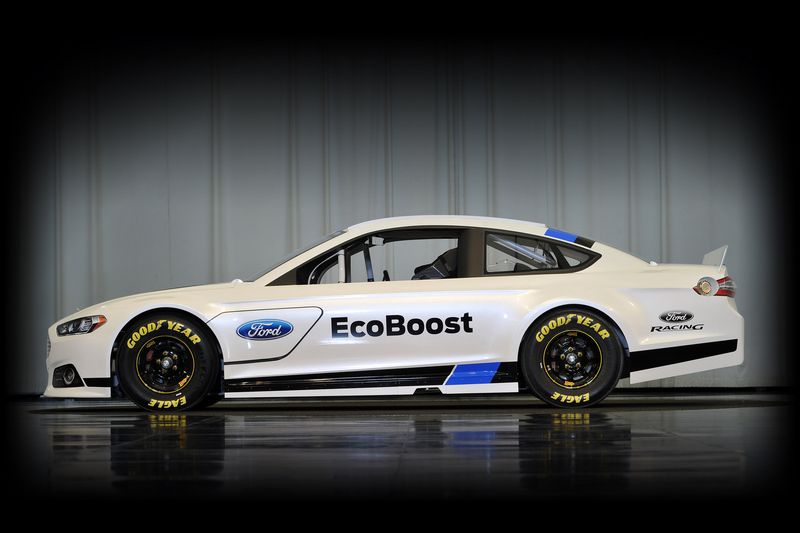 Новый Ford Fusion подготовлен для гонок NASCAR Sprint Cup (5 фото)