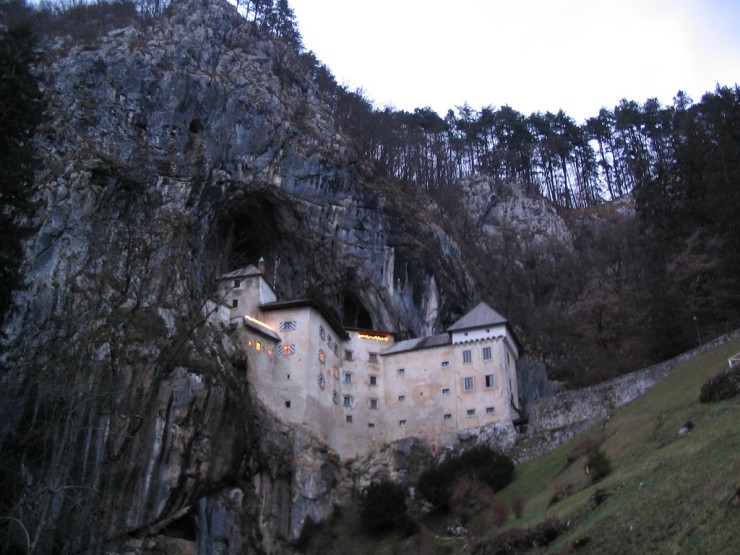 Предъямский град (замок в пещере) (31 фото)