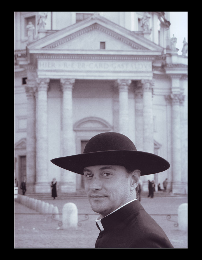 Католические священники. Ватикан. Календарь на 2008 год. (13 фото)
