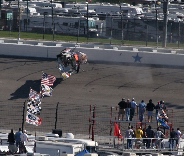 NASCAR - аварии во время гонок (35 фото)