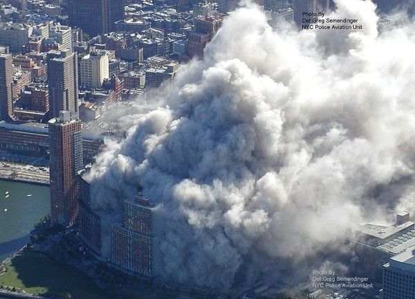 Обрушение Торгового Центра 11 сентября (13 фото)