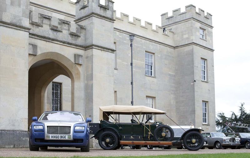Rolls-Royce отпраздновал юбилей автопробегом (11 фото)