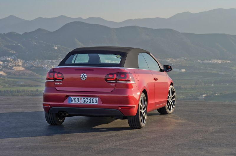 Volkswagen Golf Cabriolet - официальные фото новинки (19 фото)