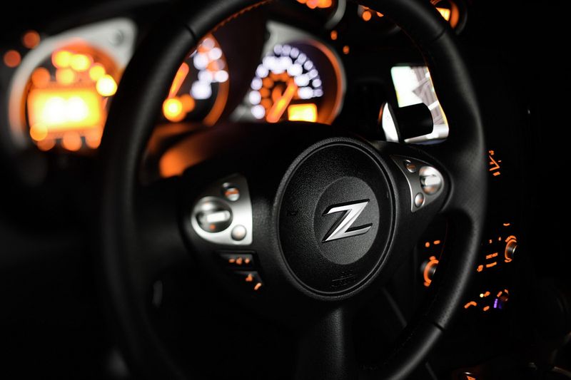 Компания Nissan обновила модель 370Z (28 фото+видео)