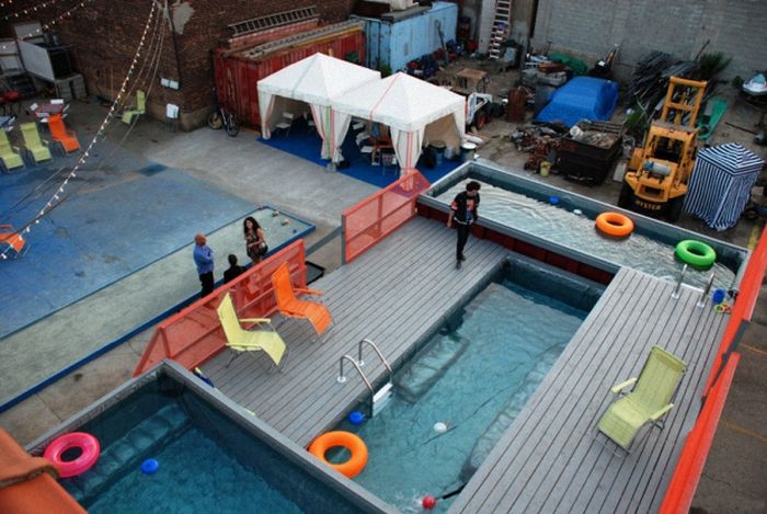 Необычный бассейн на улице Нью-Йорка (13 фото)