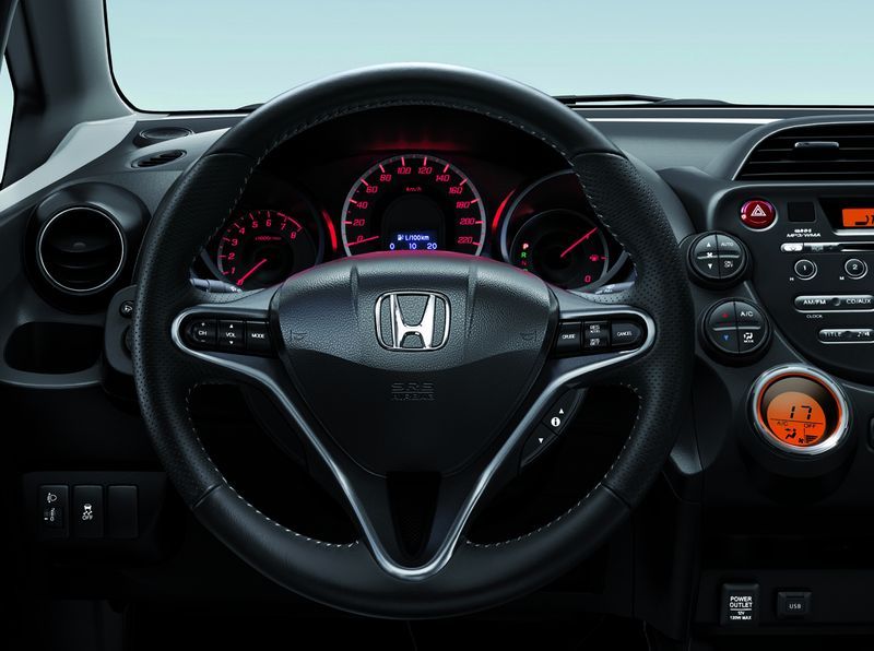 Компания Honda обновила модель Jazz (24 фото)