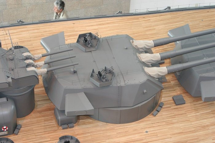 Большая модель линкора Ямато (64 фото)