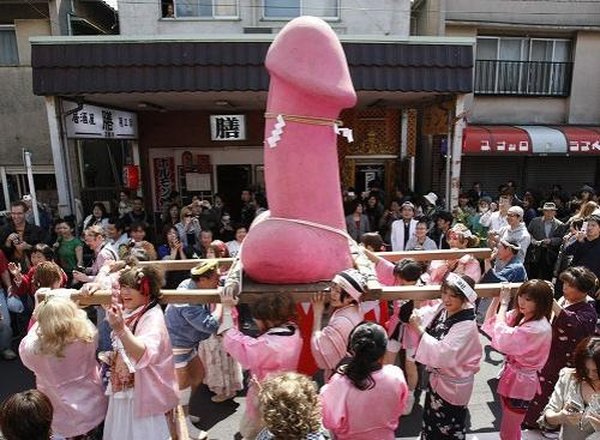 Японский фестиваль фалосов  (14 фото)