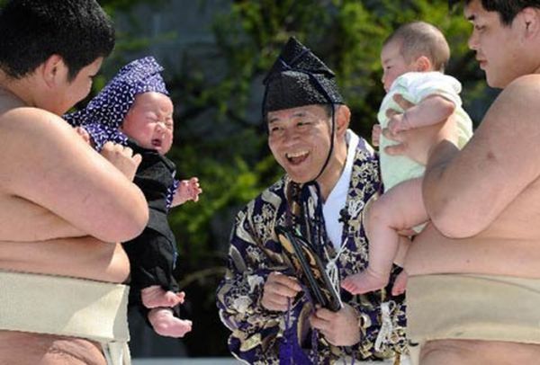 В Японии прошел фестиваль плачущих детей (15 фото) ‎