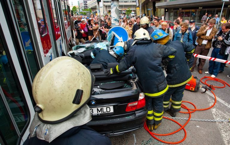 Удивительная авария в Таллинне (24 фото)