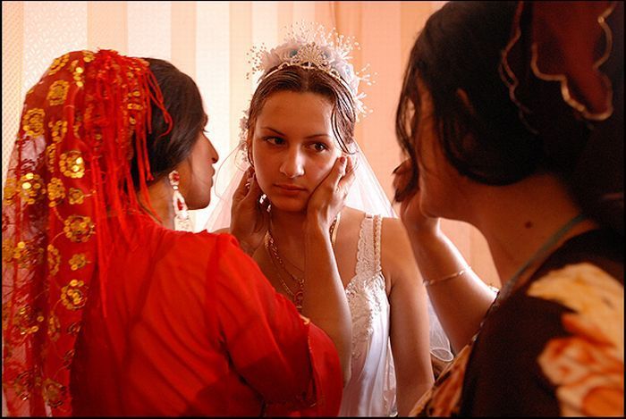 Как проходит цыганская свадьба (15 фото)