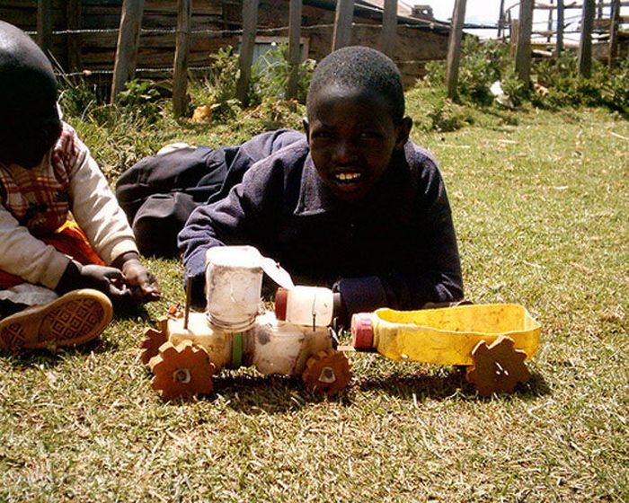 Игрушки африканских детей (6 фото)