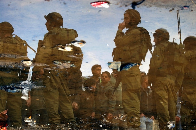 Семьи палестинских террористов ждут их выпуска из израильской тюрьмы. 