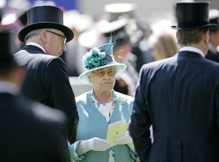 Парад шляп на скачках Royal Ascot (35 фото)