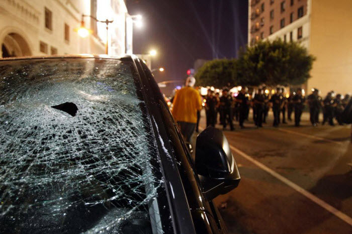 Баскетбольные беспорядки в Лос-Анджелесе ( 13 фото )