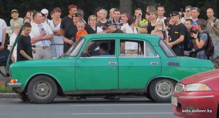Минск: автомобилисты перекрыли проспект Независимости (29 фото + видео)