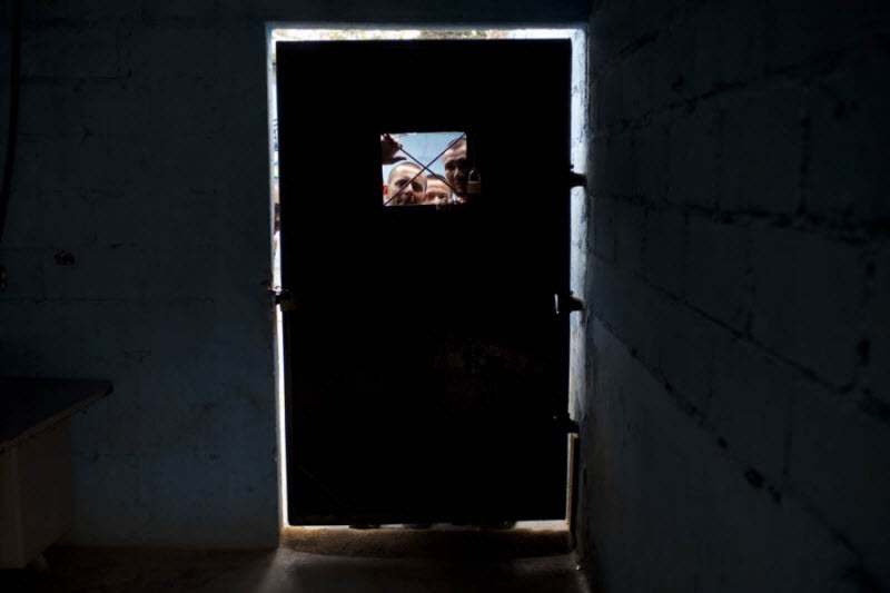 Сокамерники, или коррупция в тюрьмах Гондураса (16 фото)