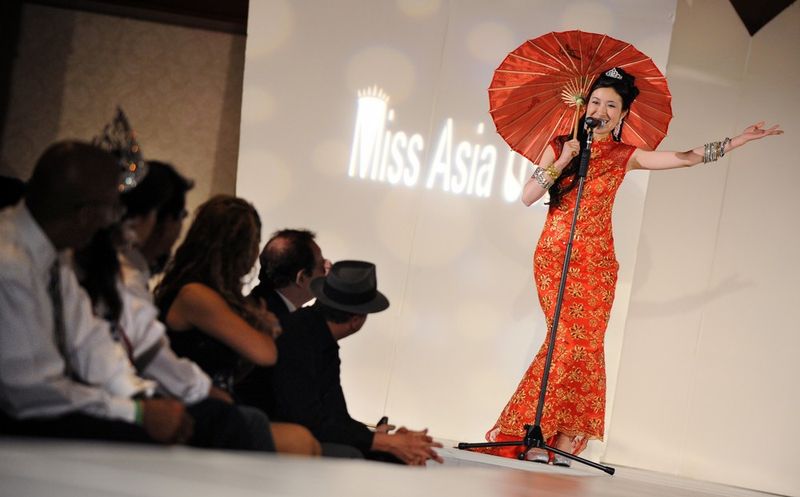 Мисс Азия / США - 2010 (12 фото)