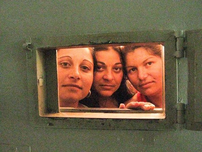 Как протекает жизнь в женской тюрьме (65 фото)