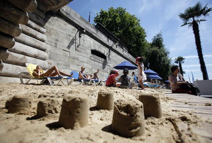 В Париже появляются искусственные пляжи (11 фото)