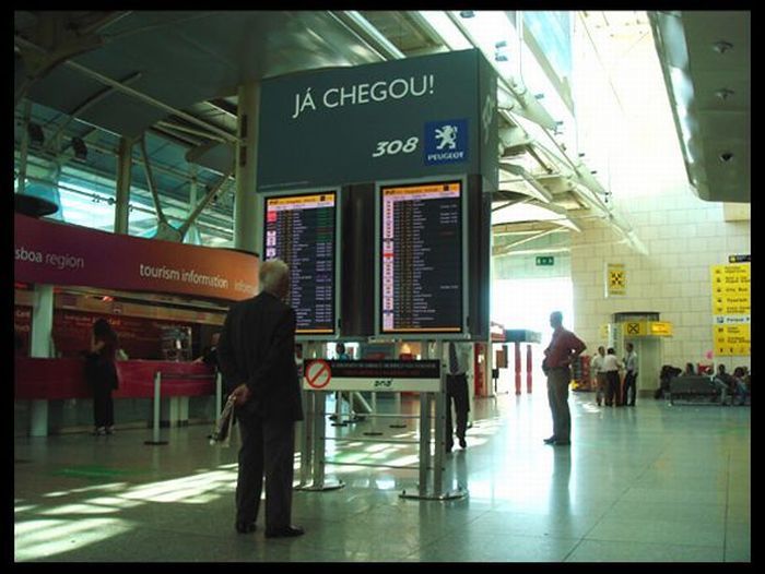Самая креативная реклама в аэропортах мира (37 фото)