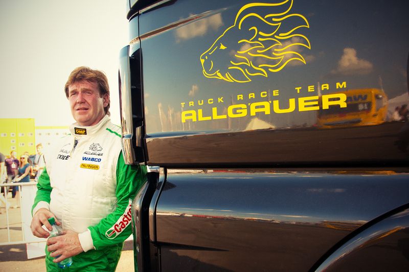 Показательные выступления Truck Race Team Allgauer в Петербурге (40 фото)