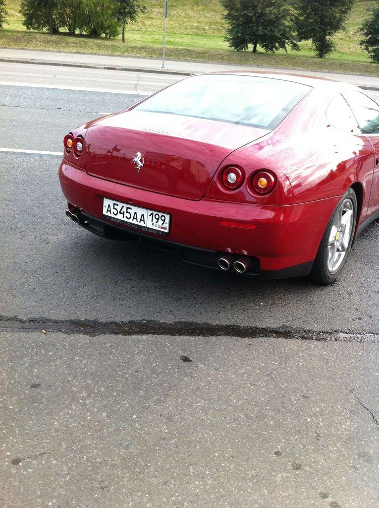 В Москве разбили Ferrari 612 Scaglietti (5 фото+2 видео)