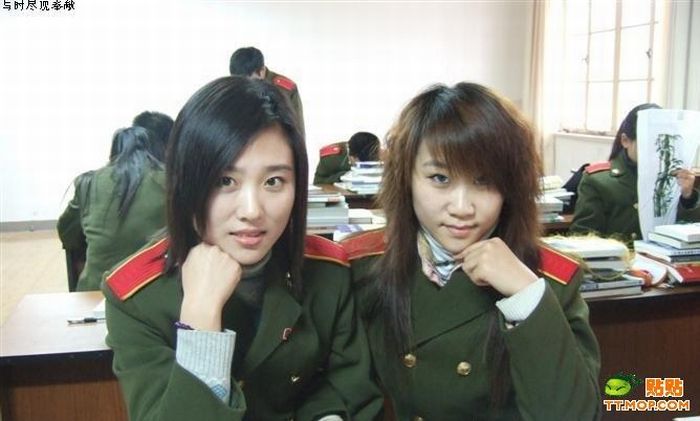 Девушки китайской армии на службе и после (11 фото)