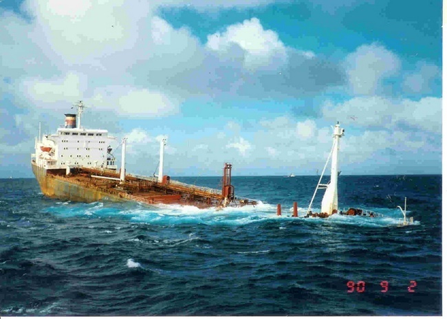 Аварийные ситуации на морских судах (19 фото)