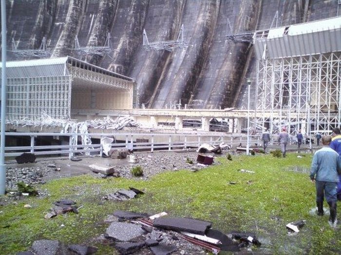 Катострофа. Саяно-Шушенская ГЭС. (22 фото)