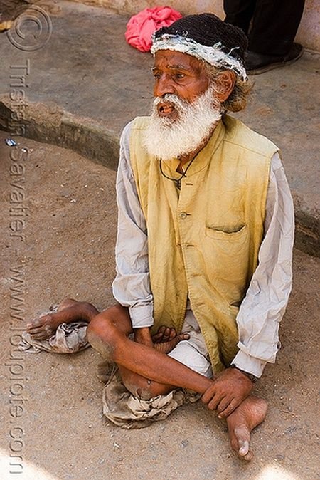 Индийские попрошайки-калеки (17 фото)