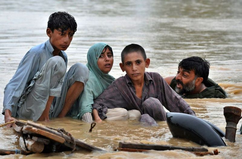 В Пакистане продолжаются наводнения (33 фото)