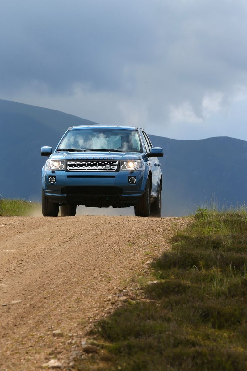 Компания Land Rover представила обновленный внедорожник Freelander 2 (62 фото)