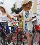 Ах, эти леди на велосипеде. Фоторепортаж (26 фото)