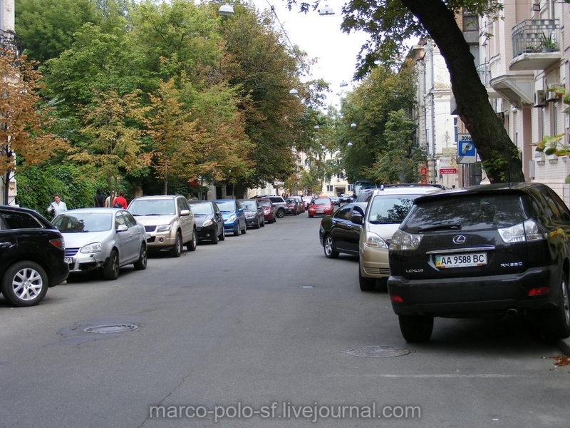 Автомобили и парковки Киева (50 фото)