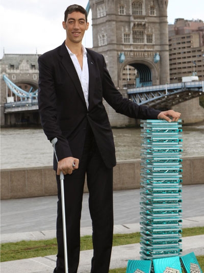 Самый высокий человек в мире (55 фото)