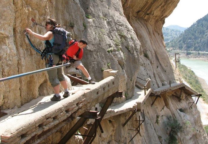 Каминито дель Ри или  Королевская тропа в Испании (19 фото)