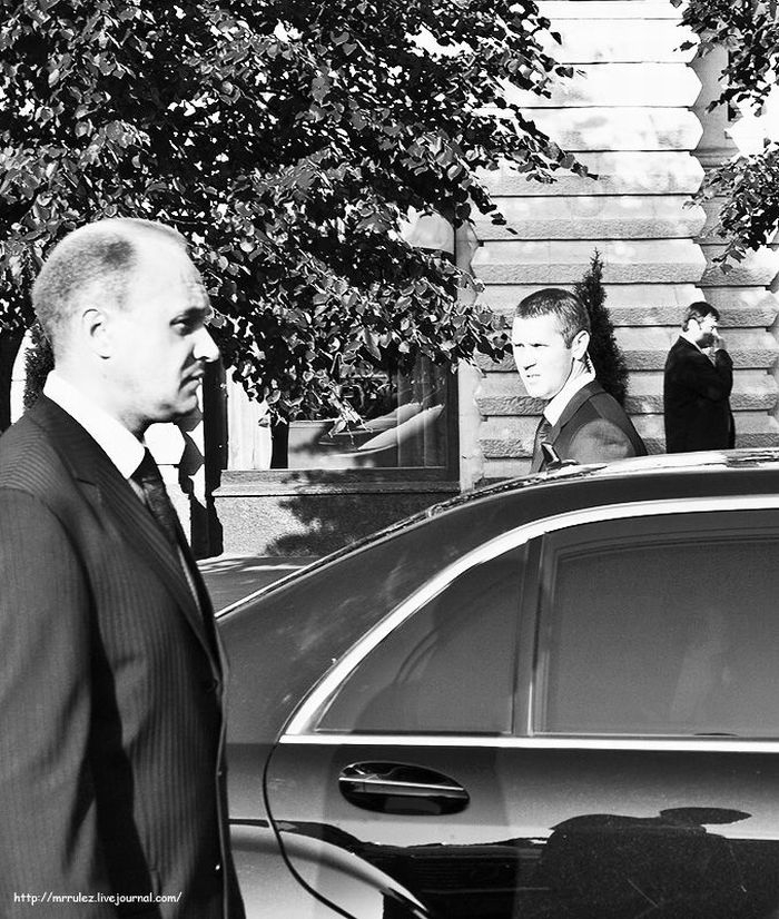 Поездка Медведева Д.А. в ГУМ (14 фото)