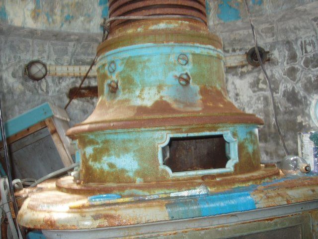 Заброшенный советский атомный маяк (21 фото)  