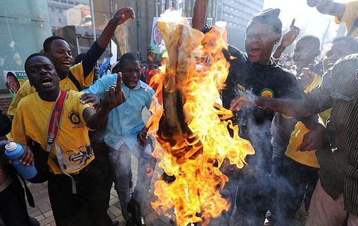 Протесты в Южной Африке (13 фото)