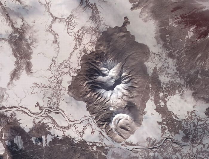 Вулканы, вид из космоса (32 фото)