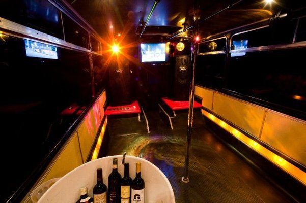 Необычный автобус для вечеринок Party Bus (8 фото)