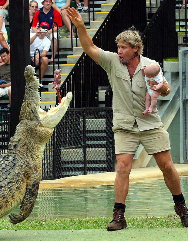 Охотник на крокодилов и его сын (8 фото)