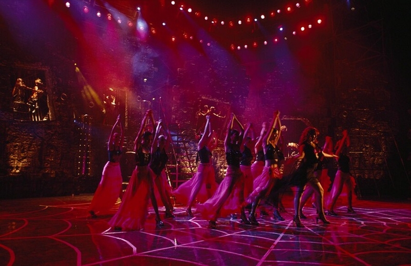 Танцоры отрабатывают последовательность движений для фильма «Dhoom». Музыкальные номера - главная «фишка» Болливуда.