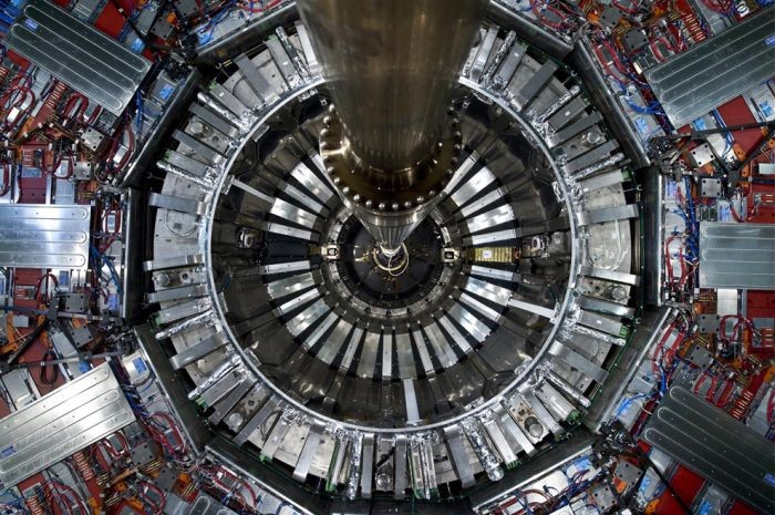 Стартовал Большой адронный коллайдер (23 фото)