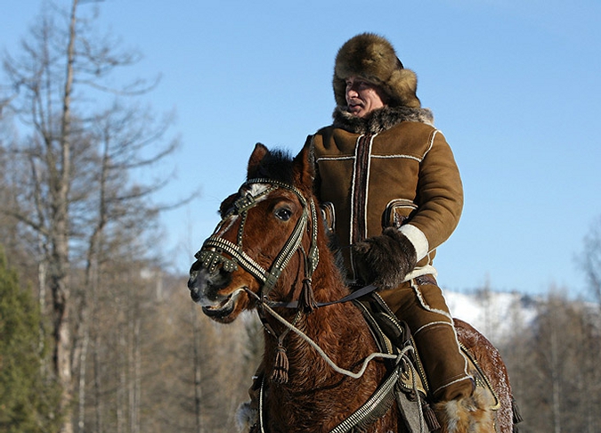 Владимир Путин на коне.