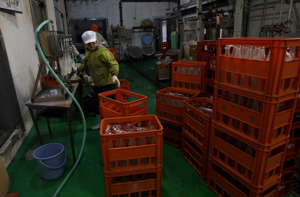 Производство саке (15 фото)